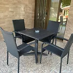 Mediteran Fedett Medences Apartmanhaz Daire Szántód