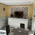 Mediteran Fedett Medences Apartmanhaz Daire