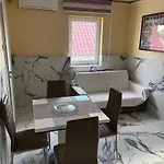 Mediteran Fedett Medences Apartmanhaz *