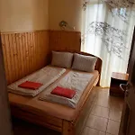 Daire Mediteran Fedett Medences Apartmanhaz