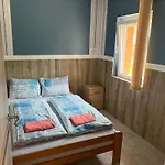 Mediteran Fedett Medences Apartmanhaz Daire Szántód