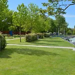 Mediteran Fedett Medences Apartmanhaz Szántód