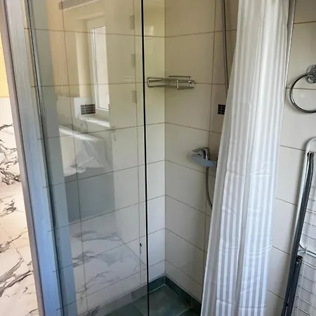 Apartament Mediteran Fedett Medences Apartmanhaz Szántód