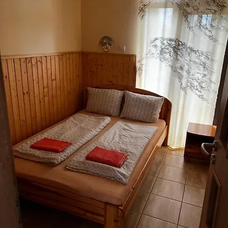 Apartament Mediteran Fedett Medences Apartmanhaz