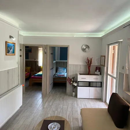 Mediteran Fedett Medences Apartmanhaz Szantod