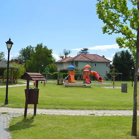 Mediteran Fedett Medences Apartmanhaz * Szántód