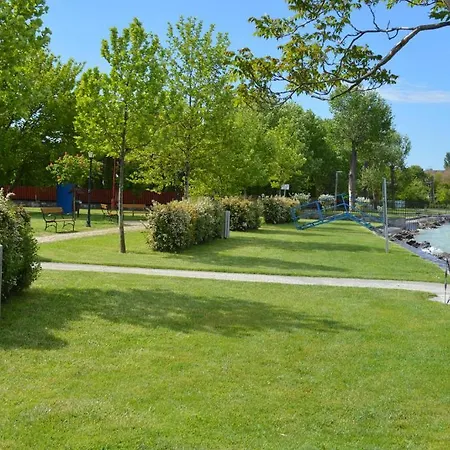 Mediteran Fedett Medences Apartmanhaz Szántód