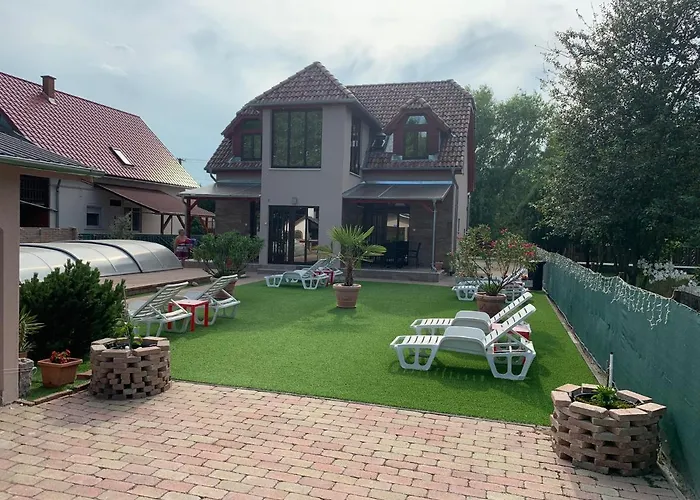 Mediterán Fedett Medencés Apartamento