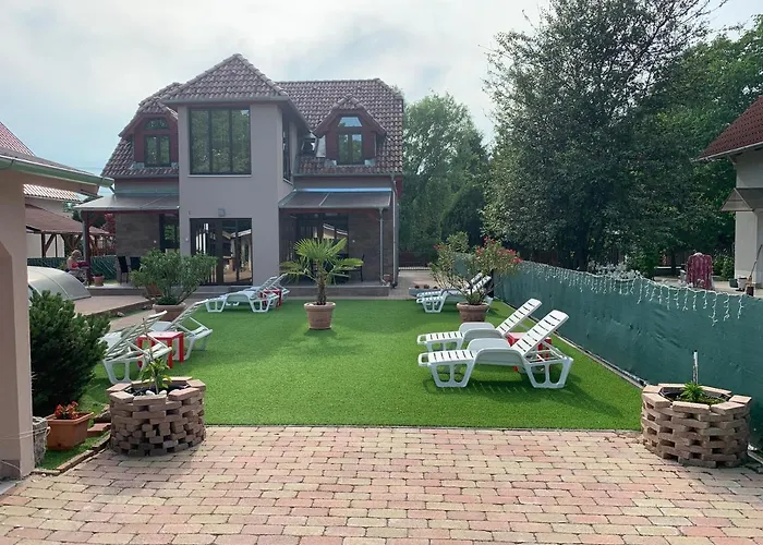 Mediterán Fedett Medencés Apartamento