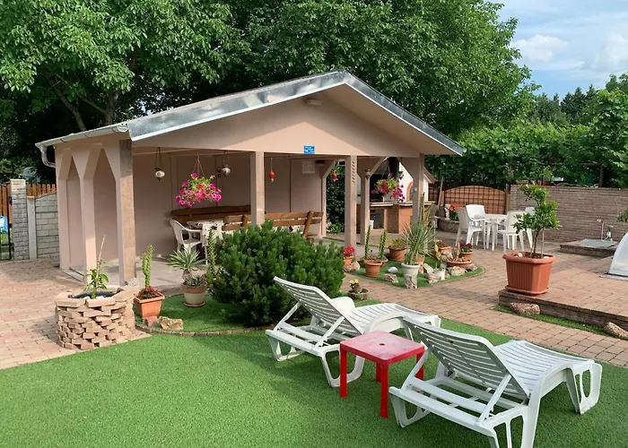 Mediteran Fedett Medences Apartmanhaz شقة *