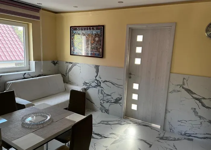 Mediterán Fedett Medencés Apartamento