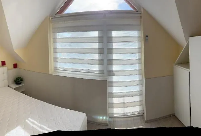 Mediteran Fedett Medences Apartmanhaz Szántód