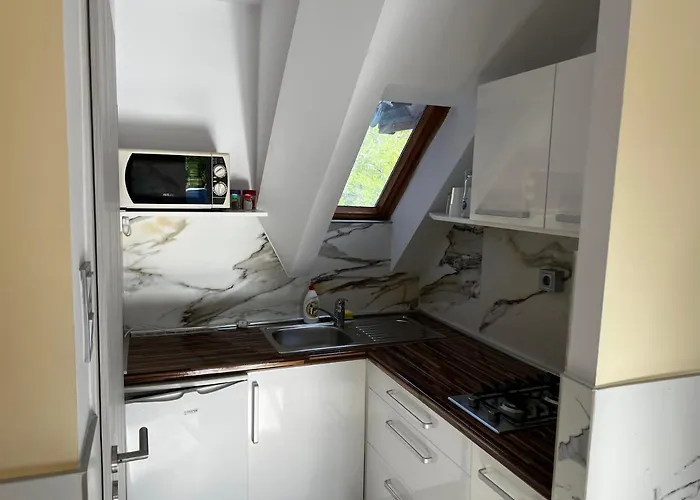 Mediteran Fedett Medences Apartmanhaz Szántód