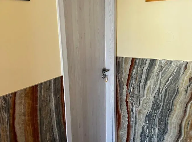 Mediteran Fedett Medences Apartmanhaz Szántód