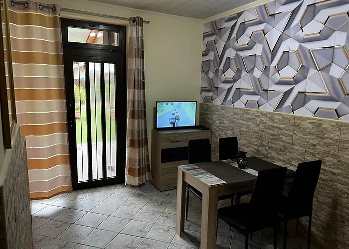 Mediterán Fedett Medencés Apartamento