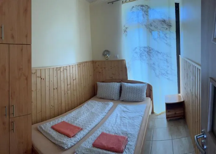 Mediteran Fedett Medences Apartmanhaz Szántód
