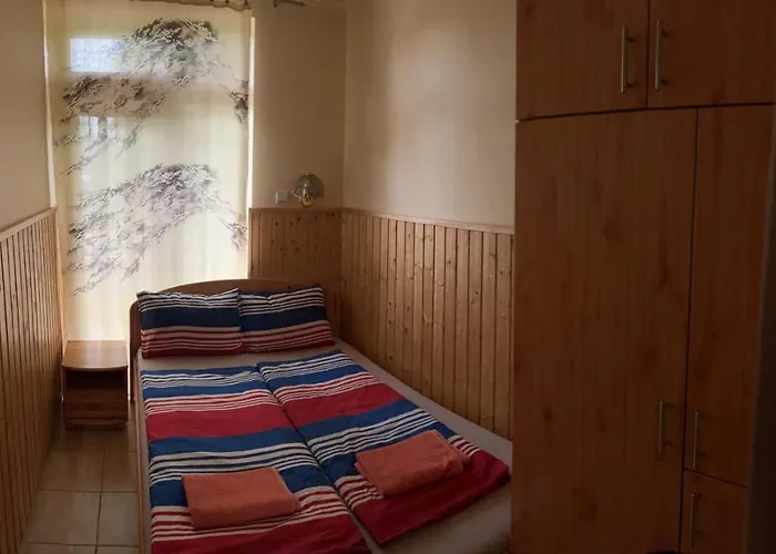 Mediterán Fedett Medencés Apartamento *