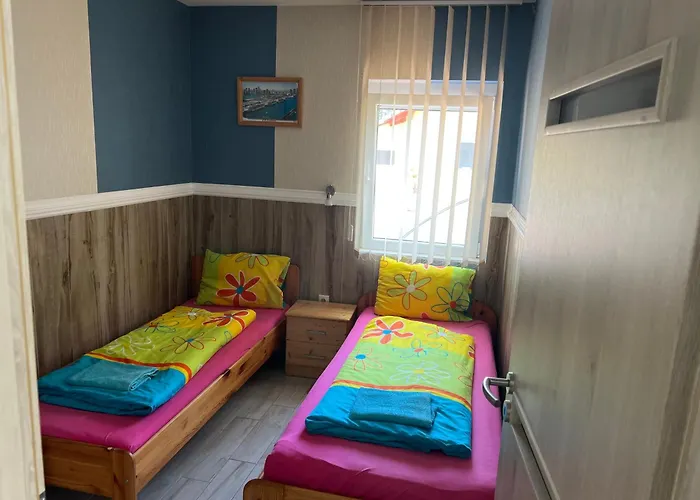 Mediterán Fedett Medencés Apartamento *