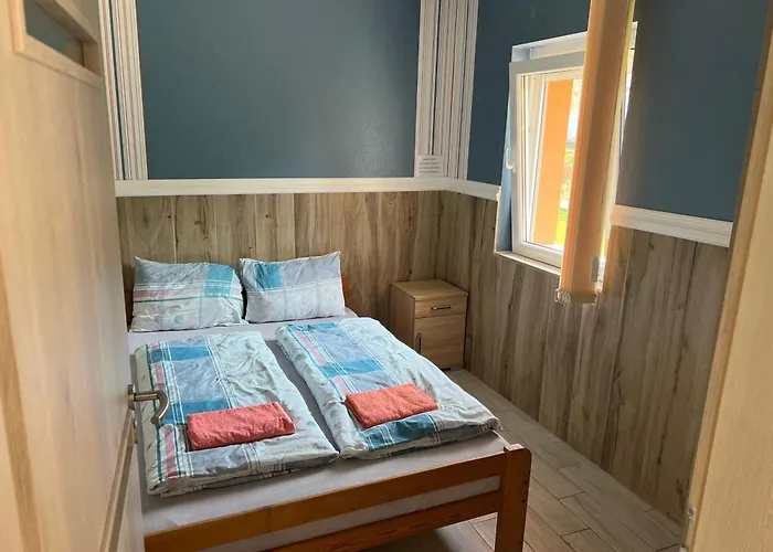Mediteran Fedett Medences Apartmanhaz Daire Szántód
