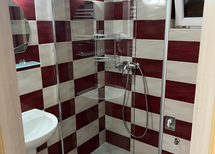Mediteran Fedett Medences Apartmanhaz *