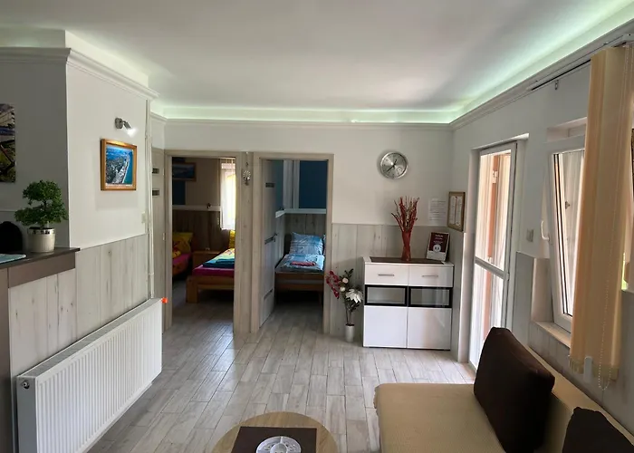 Mediteran Fedett Medences Apartmanhaz Szántód