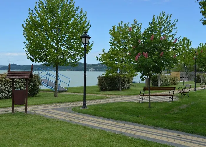 Mediterán Fedett Medencés Szántód