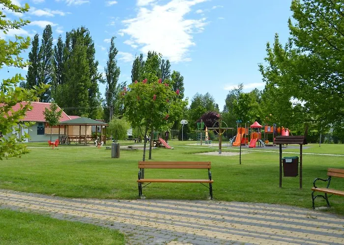 Mediterán Fedett Medencés Apartamento